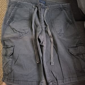 AE Bermuda shorts